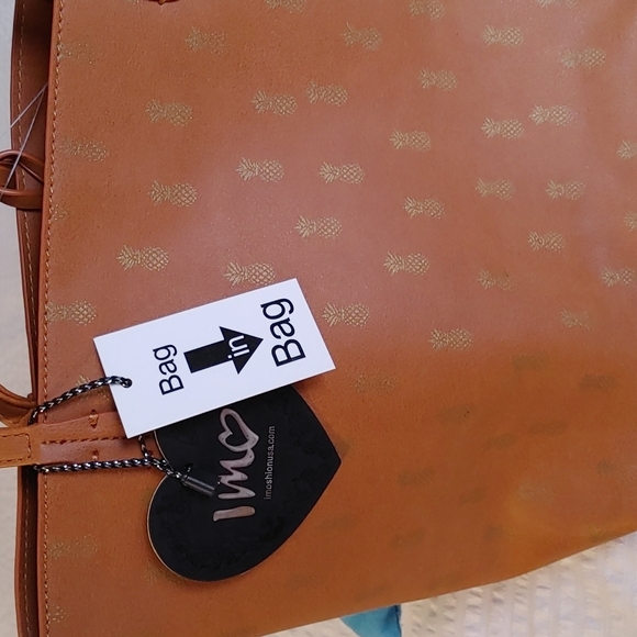 💚Imoshin Pineapple print tote bag with clutch Nwt - Picture 3 of 6